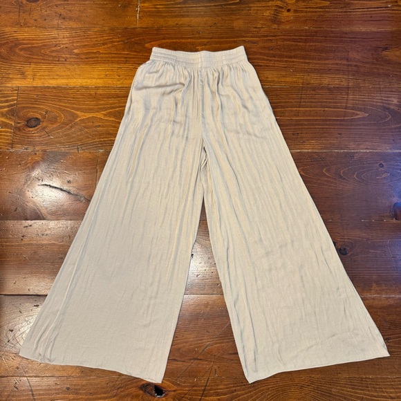 MNG- Tan Wide-Leg Pants‎ with Elegant Draping. Size Small - Picture 5 of 15